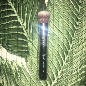 Sigma F82 Round Kabuki